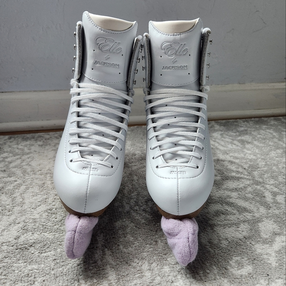 Jackson Ultima Elle Figure Skates - Size 7.5 Regular Width